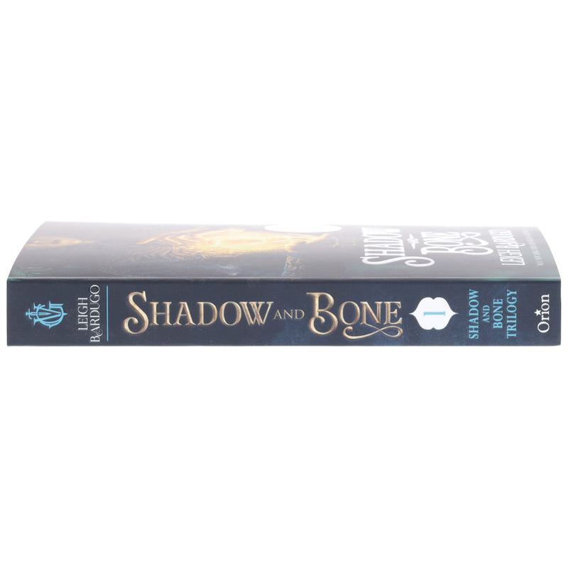 Shadow and Bone (The Shadow and Bone Trilogy, Book No. 2) by Leigh Bardugo - Ages 12-15 - Paperback 9-14 Hachette