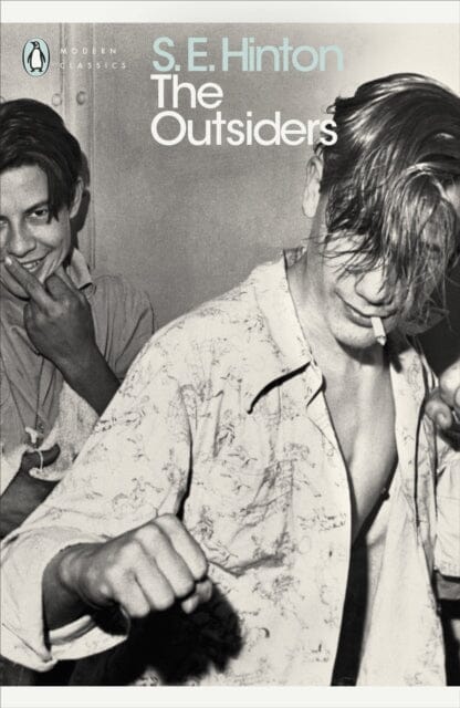 The Outsiders by S.E. Hinton Extended Range Penguin Books Ltd
