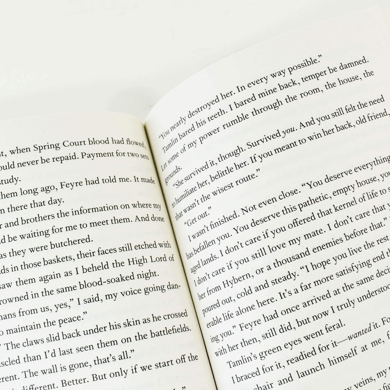 Court of Thorns and Roses 4 Books by Sarah J. Mass – Young Adult - Paperback Young Adult Bloomsbury Publishing