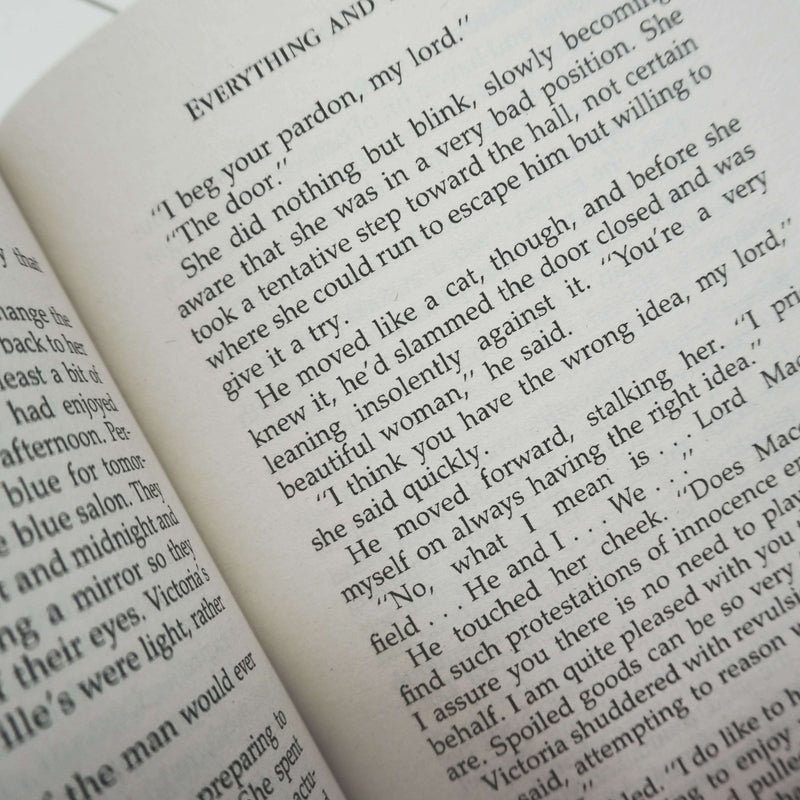 Julia Quinn Lyndon Sisters 2 Books Collection Set - Fiction - Paperback Fiction Piatkus Books